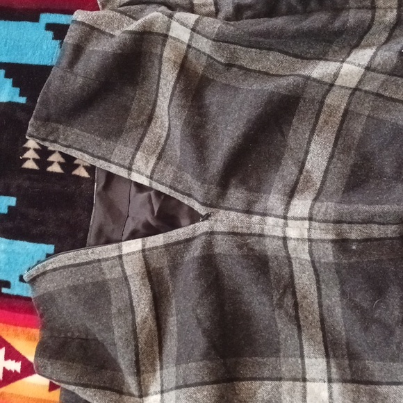 Plaid skirt - Picture 4 of 4